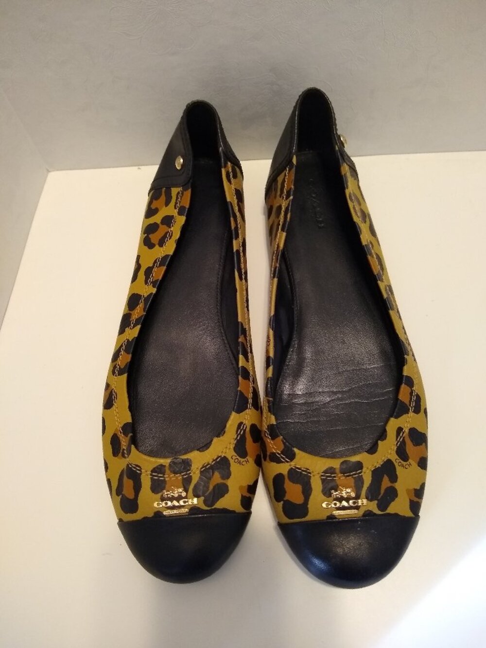 NWOB Coach leopard print leather Camilla flats